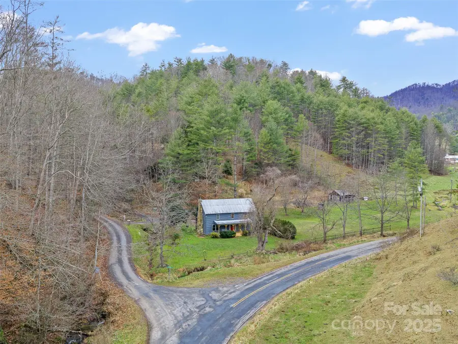 34 Mccurry Road, Burnsville, NC 28714 - Image #2