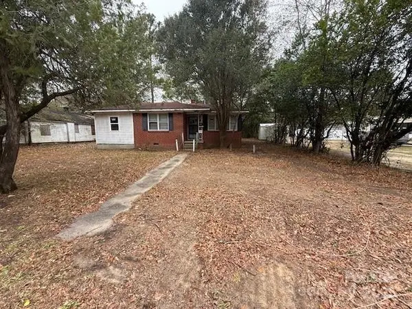 606 N Patterson Street, Maxton, NC 28364