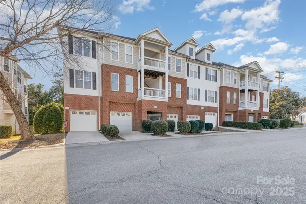 6730 Mallard Park Drive, Charlotte, NC 28262