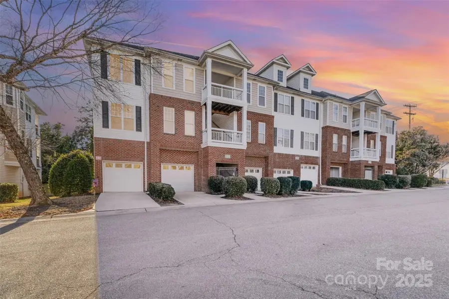 6730 Mallard Park Drive, Charlotte, NC 28262 - Image #2