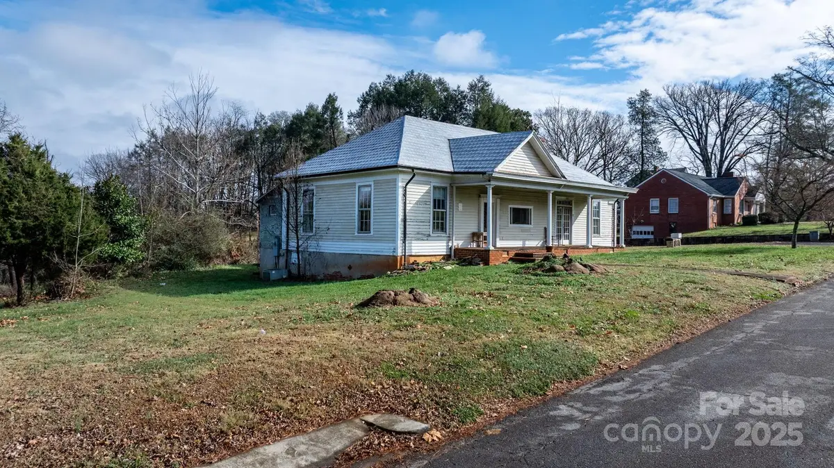 335 Eastview Street, Morganton, NC 28655 - Image #1
