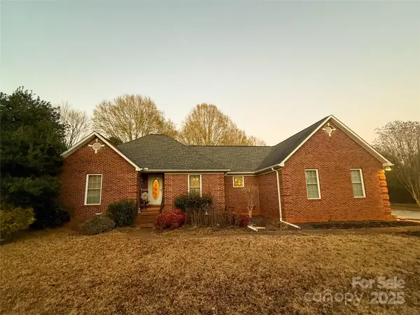 1402 Stonebriar Lane, Clover, SC 29710