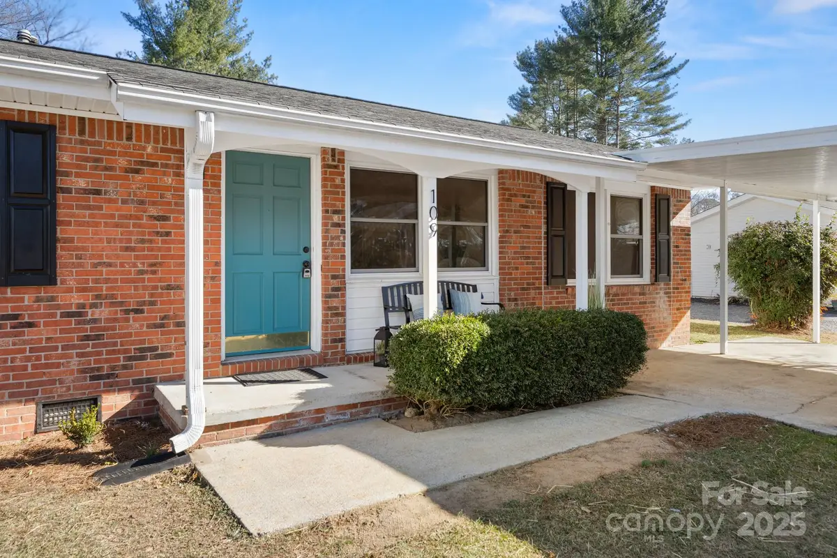 109 Willowbrook Road, Hendersonville, NC 28792 - Image #1