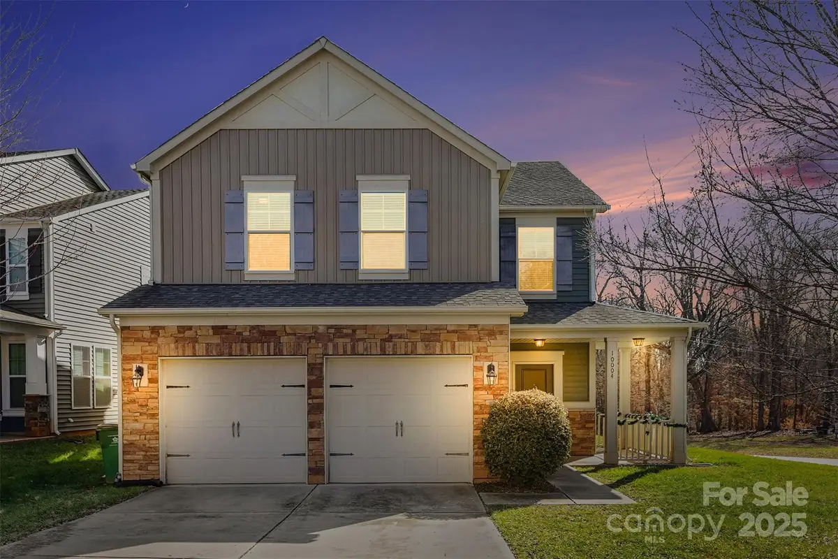 10004 Michael Crossing Drive, Charlotte, NC 28213 - Image #1
