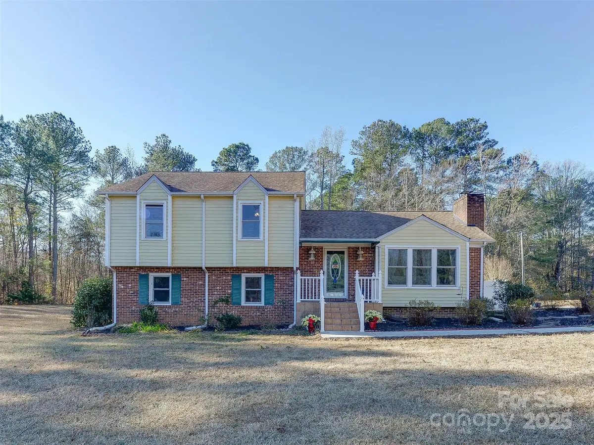 3021 University Drive, Lancaster, SC 29720 - Image #1