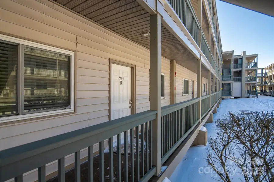 301 Pinnacle Inn Road #2101, Beech Mountain, NC 28604 - Image #3