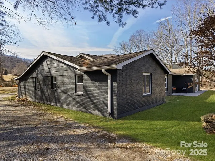 1109 S Prestonwood Drive, Hendersonville, NC 28739 - Image #2