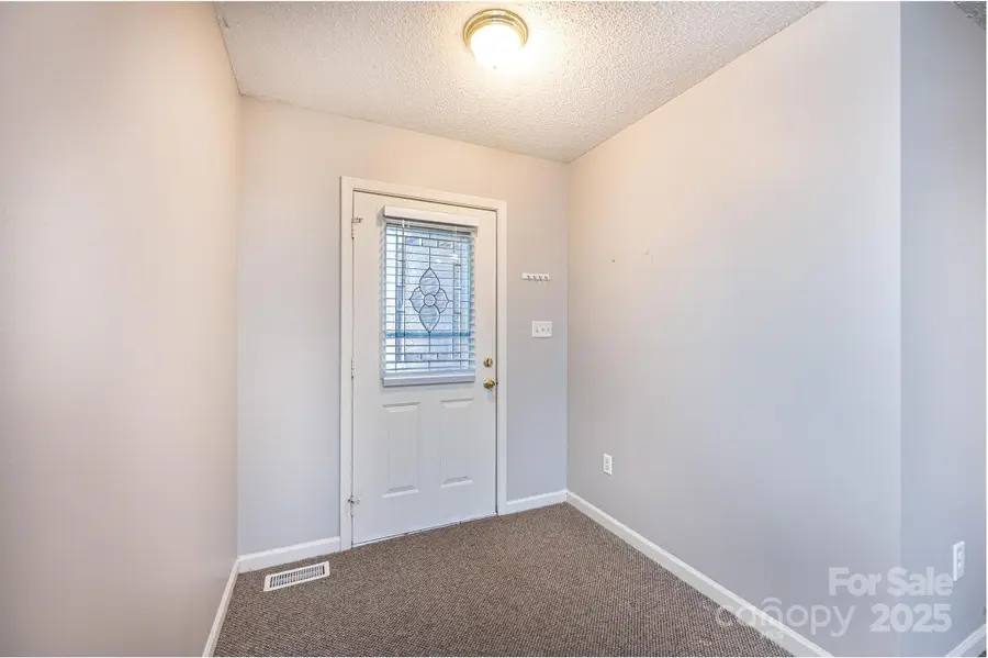 818 Gemcrest Drive Ne, Conover, NC 28613 - Image #3