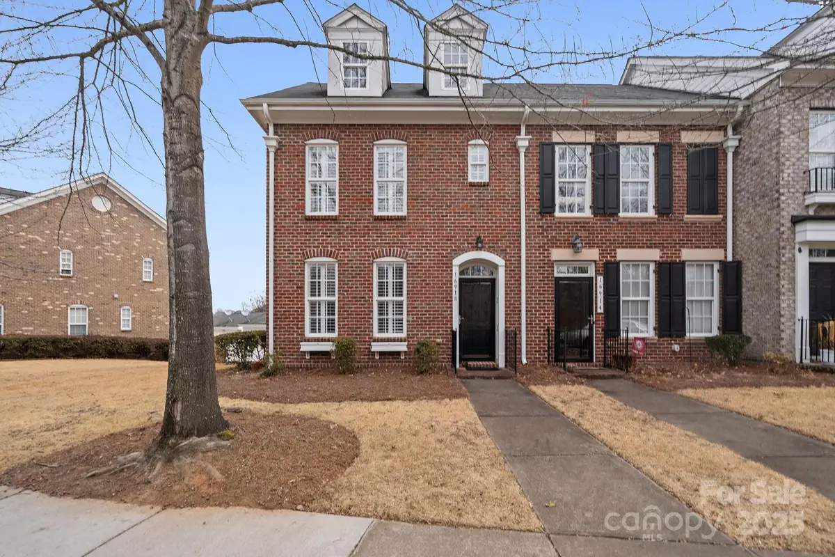 16918 Summers Walk Boulevard, Davidson, NC 28036 - Image #1