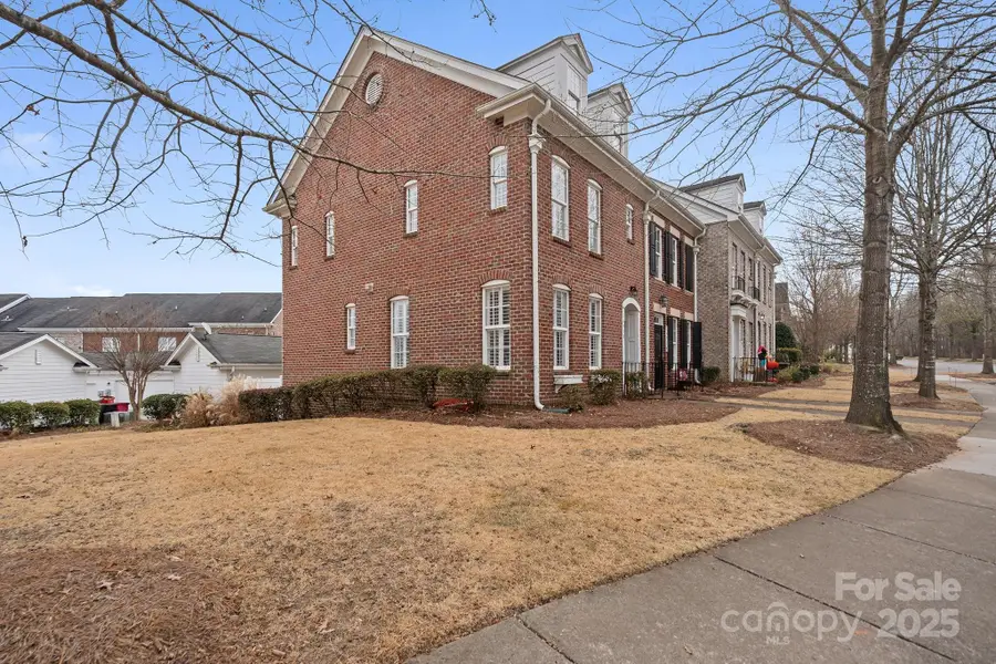 16918 Summers Walk Boulevard, Davidson, NC 28036 - Image #2