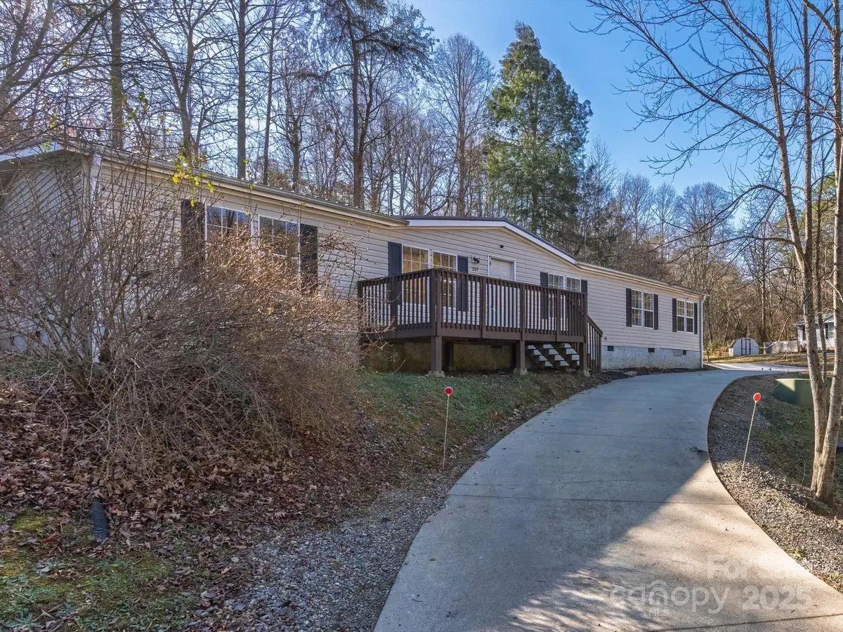 205 Kirk Way, Candler, NC 28715 - Image #1