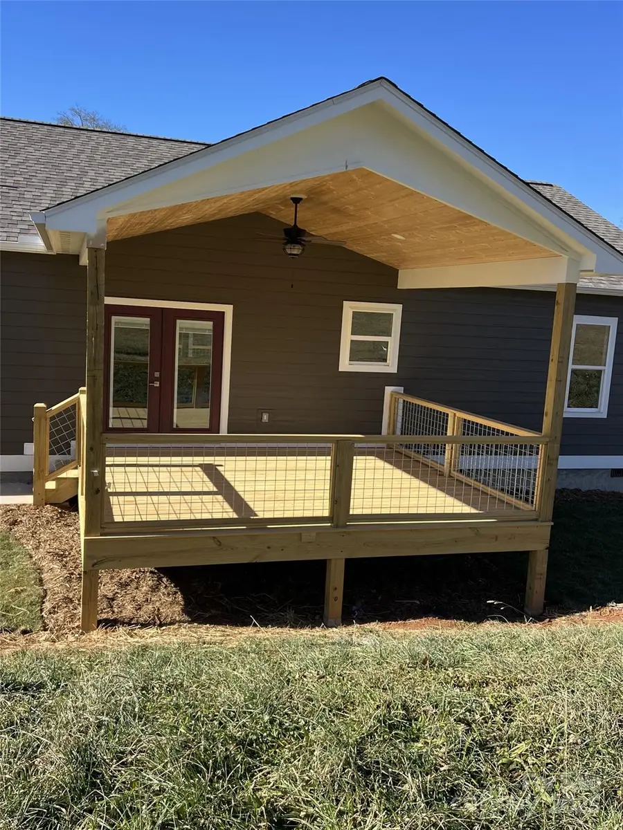 130 Peyton Elaine Road, Clyde, NC 28721 - Image #3