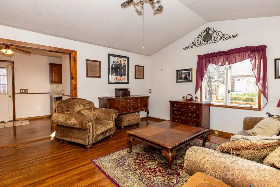 1321 Idlewood Street Sw, Lenoir, NC 28645 - Image #2