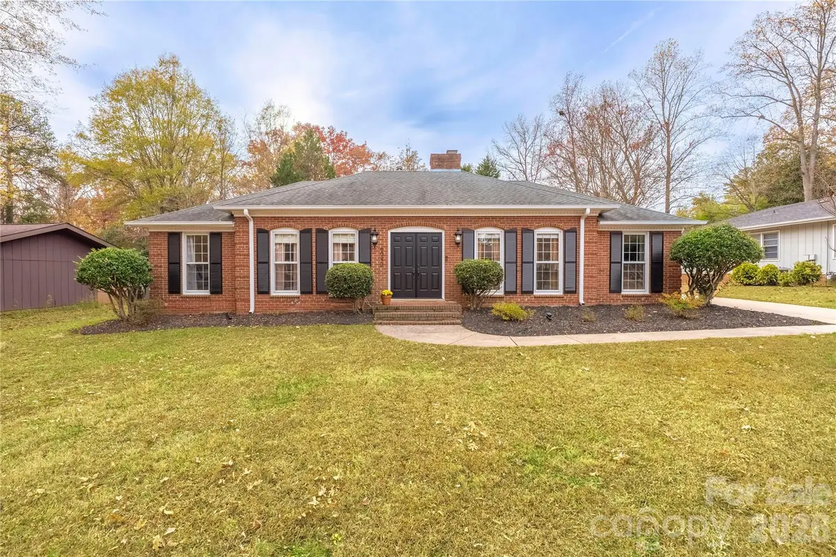 6040 Coatbridge Lane, Charlotte, NC 28212 - Image #1
