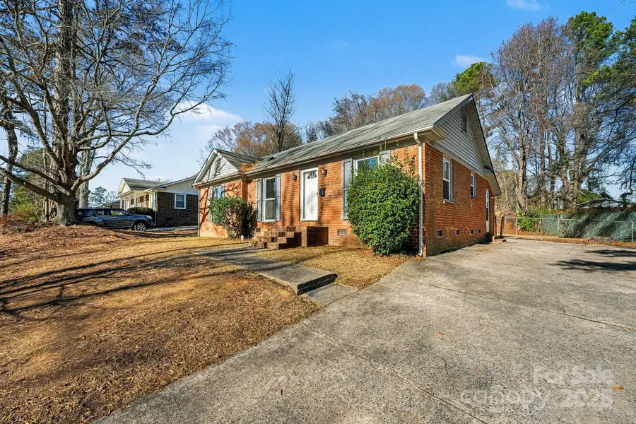 7125 Covecreek Drive, Charlotte, NC 28215 - Image #2