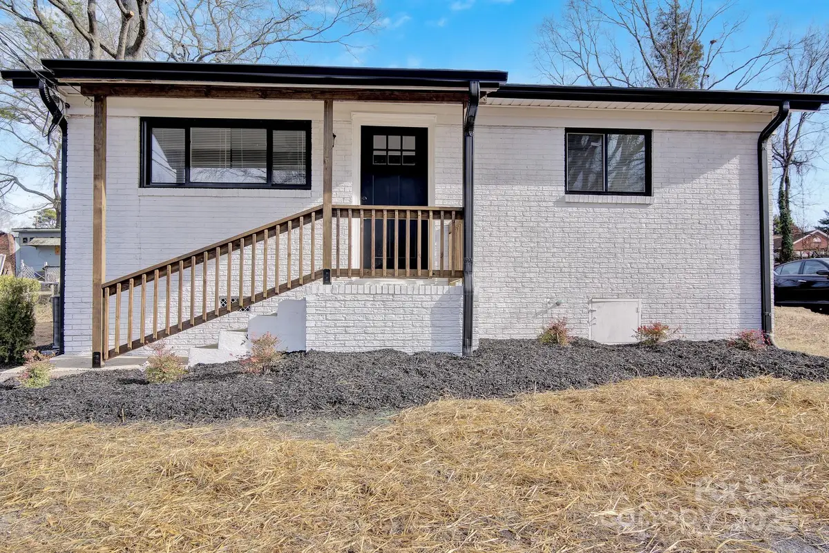 9 Grant Street, Lexington, NC 27292 - Image #1