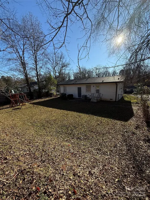 1100 Rollingwood Drive, Charlotte, NC 28217