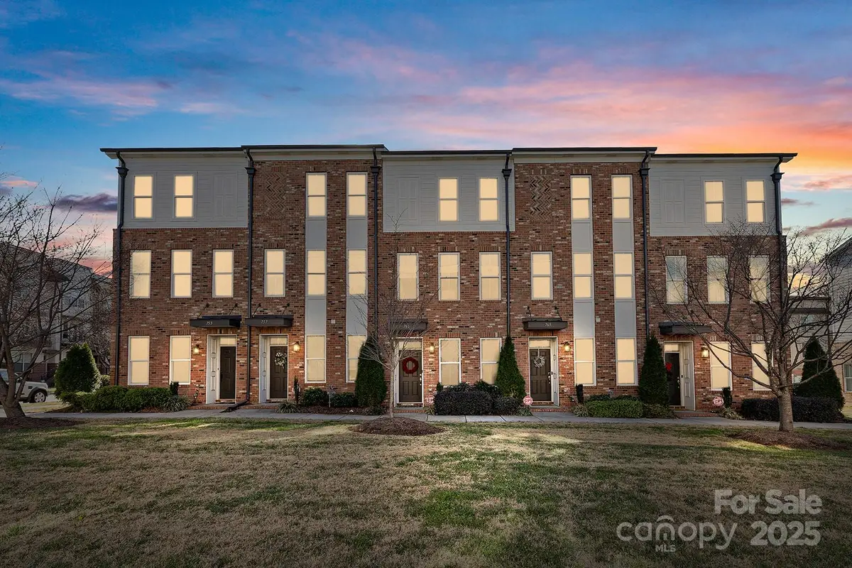761 Seigle Point Drive, Charlotte, NC 28204 - Image #1