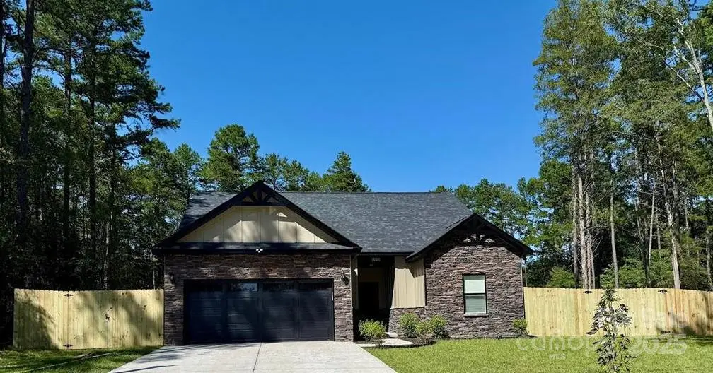 6519 Pargo Road, Charlotte, NC 28216 - Image #1