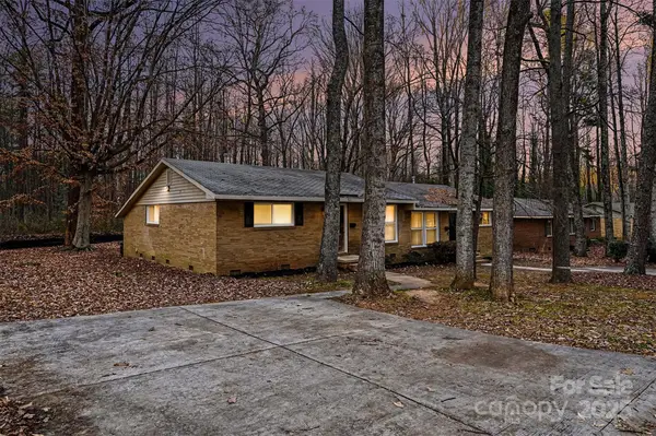 5001 Lakecrest Drive, Charlotte, NC 28215