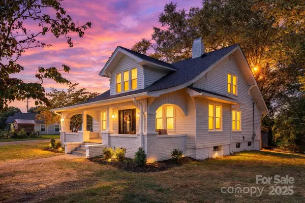 1590 S Center Street, Hickory, NC 28602