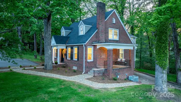 625 4th Street Drive Nw, Hickory, NC 28601