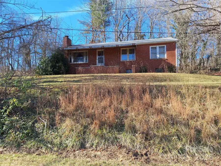 40 Georges Branch Road, Candler, NC 28715 - Image #2