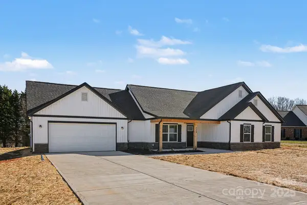 224 Meadow Oaks Drive, Statesville, NC 28625