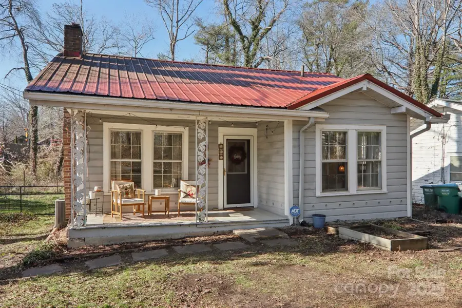 136 Half Circle Lane, Hendersonville, NC 28791 - Image #2