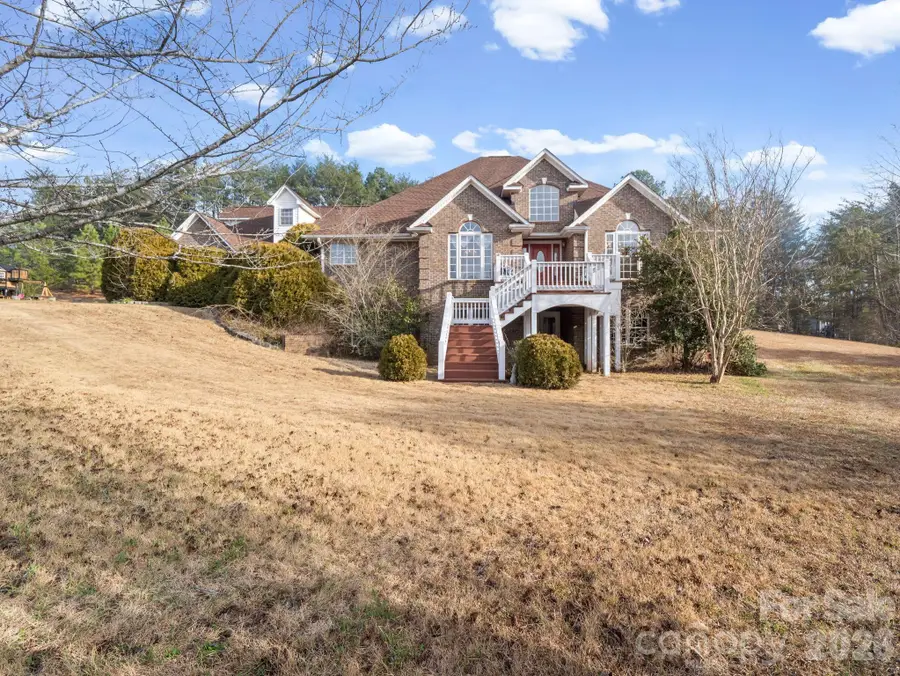 92 Rodaeo Drive, Columbus, NC 28722 - Image #2