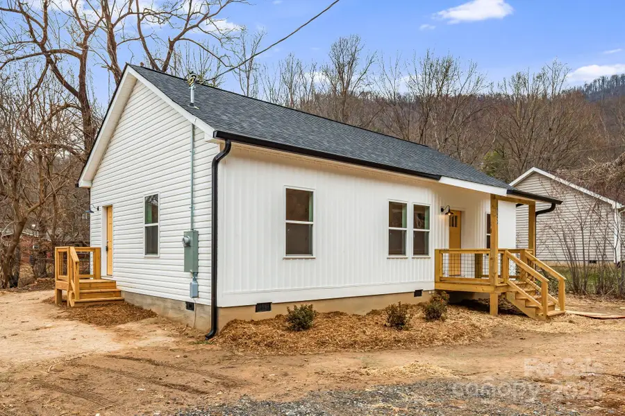 133 Park Ridge Avenue, Swannanoa, NC 28778 - Image #2