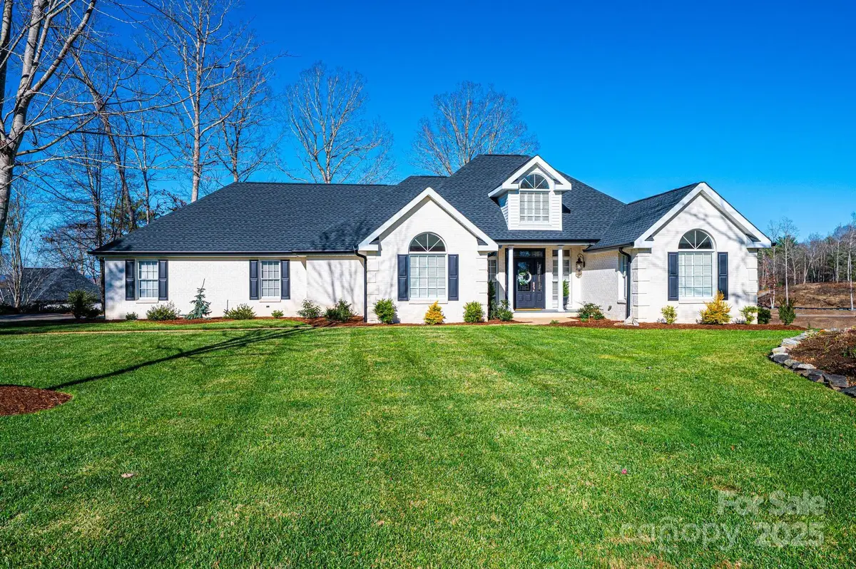 456 N Shore Drive, Hickory, NC 28601 - Image #1