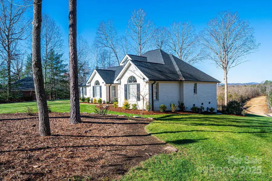 456 N Shore Drive, Hickory, NC 28601 - Image #3