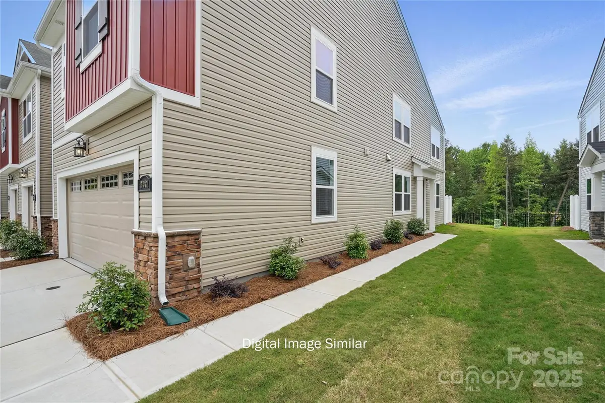 1100 Vibrant Road, Charlotte, NC 28215 - Image #1