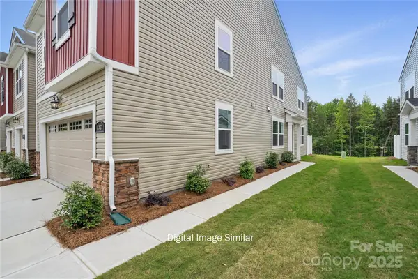 1108 Vibrant Lane, Charlotte, NC 28215