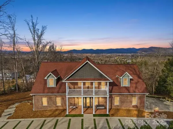 38 Sweetwater Oaks Drive, Fletcher, NC 28732