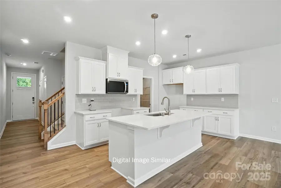 1209 Vibrant Road, Charlotte, NC 28215 - Image #2