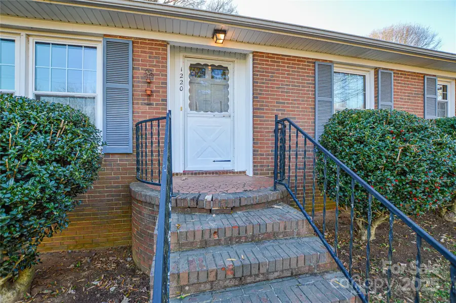 1220 Regehr Avenue, Charlotte, NC 28214 - Image #2