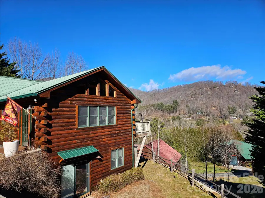 16 Hiawatha Drive, Maggie Valley, NC 28751 - #2