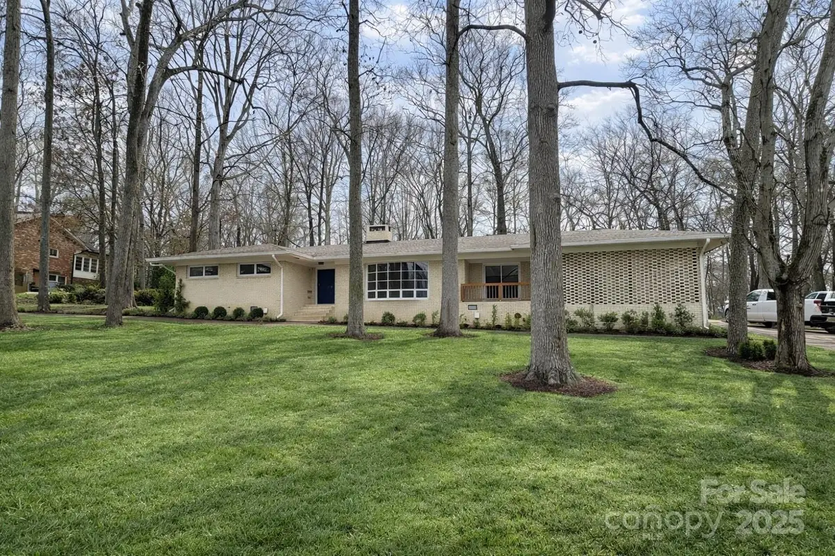 138 Kingsway Circle, Charlotte, NC 28214 - Image #1