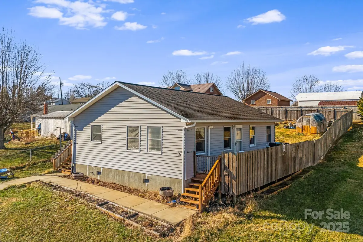 3 Elizabeth Street, Canton, NC 28716 - Image #1