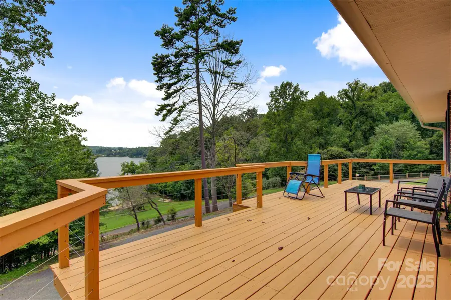 6294 Southlake Drive, Hickory, NC 28601 - Image #3