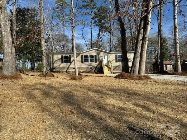 702 Mullinax Circle, Blacksburg, SC 29702