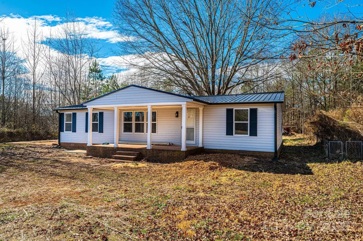 162 Riverview Acres Lane, Taylorsville, NC 28681 - Image #1