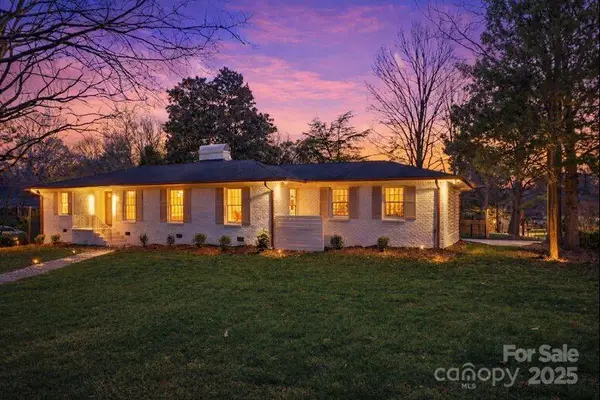 6300 Burlwood Road, Charlotte, NC 28211