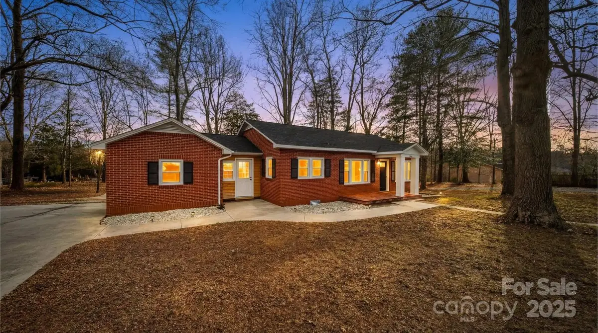 2048 Quiet Lane, Hickory, NC 28602 - Image #1