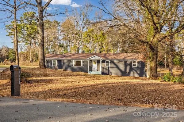 8610 Douglas Drive, Charlotte, NC 28217