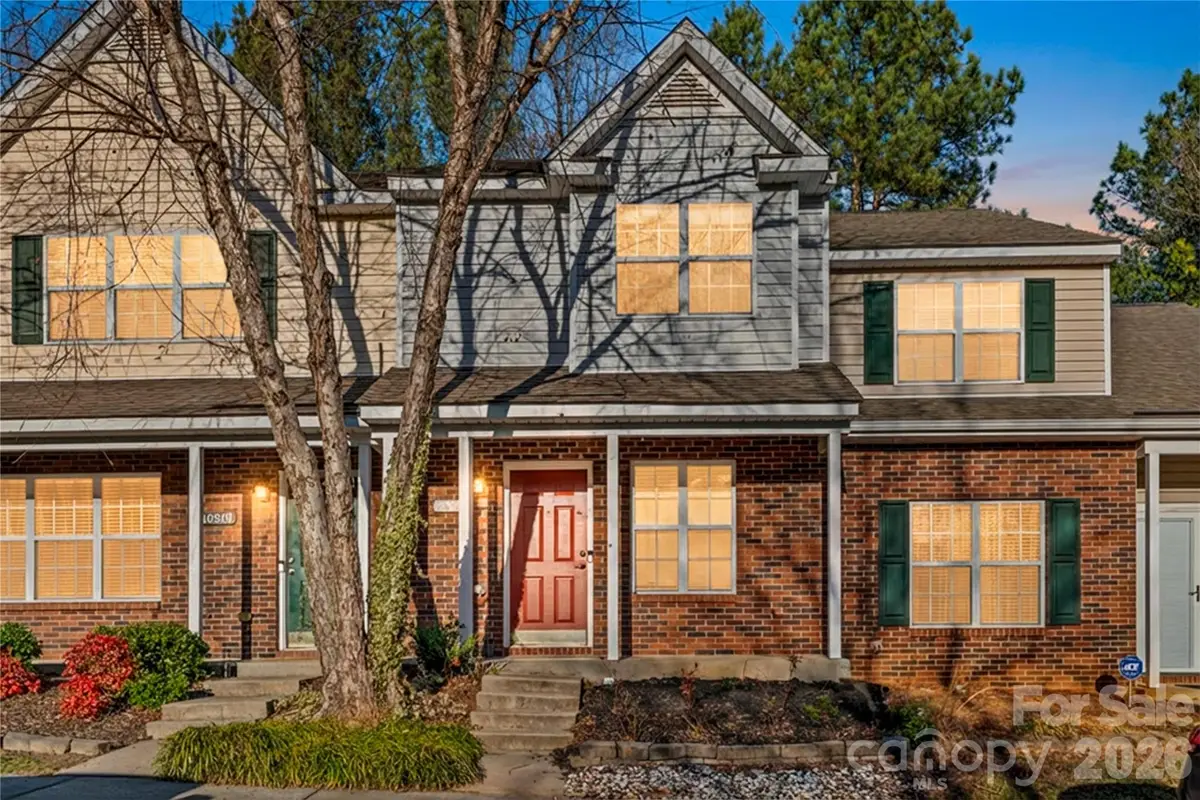 10923 Holly Ridge Boulevard, Charlotte, NC 28216 - Image #1
