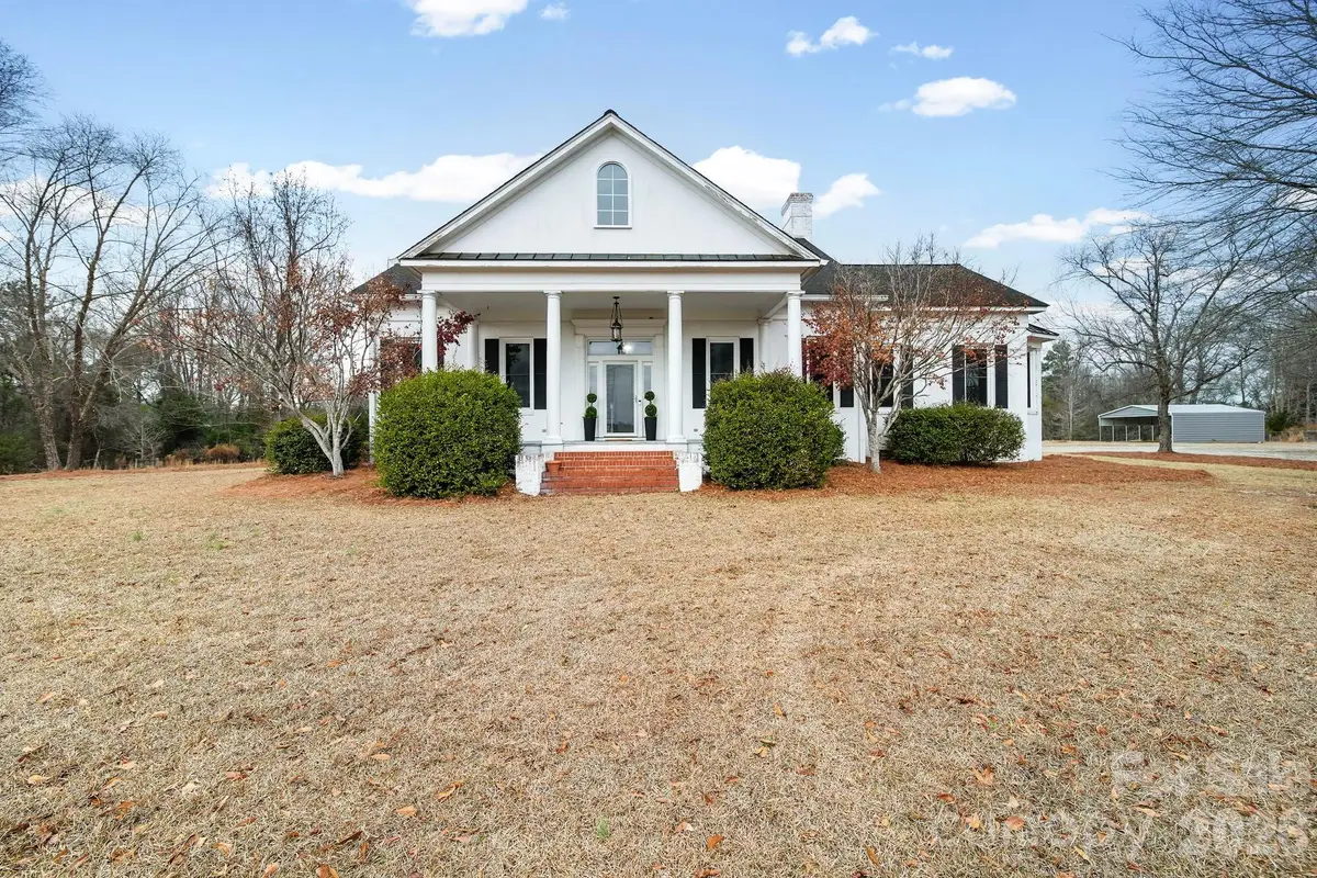 1004 Four Mile Loop, Cheraw, SC 29520 - Image #1