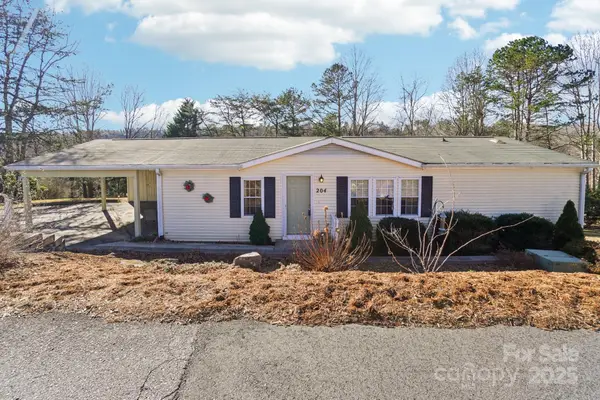 204 Cranbrook Circle, Hendersonville, NC 28792